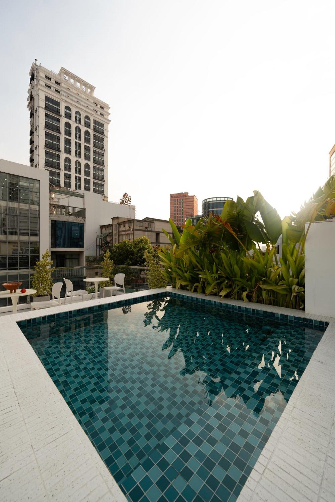 Zeus Living - Harmony Hideout Hotel *